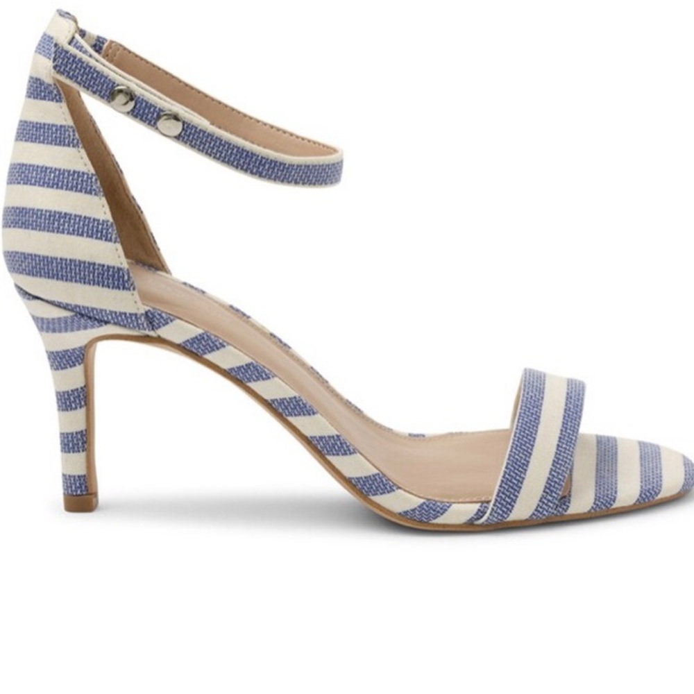 NWOT BCBGeneration Maxana Sandal, Size 8.5